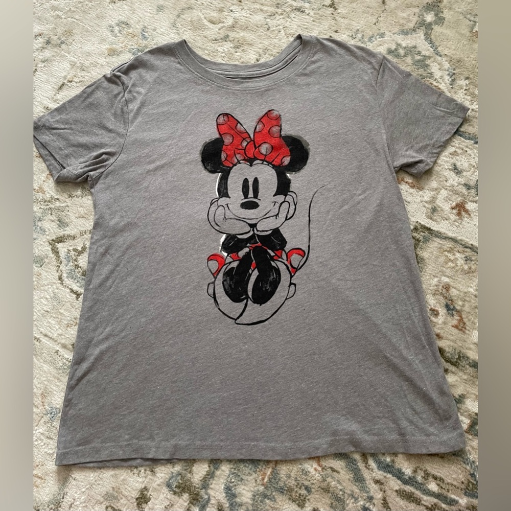 NWOT Disney gray Minnie Mouse tee. Size Large.